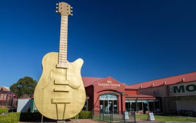 australias-big-things-tamworth