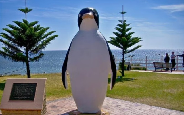autsralias-big-things-tasmania